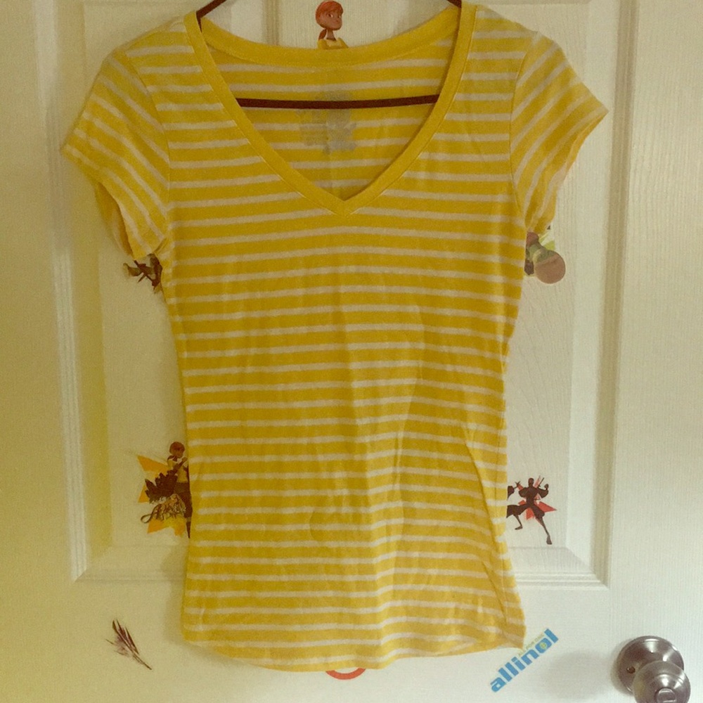 Derek Heart Yellow/White Stripped V-Neck Size M